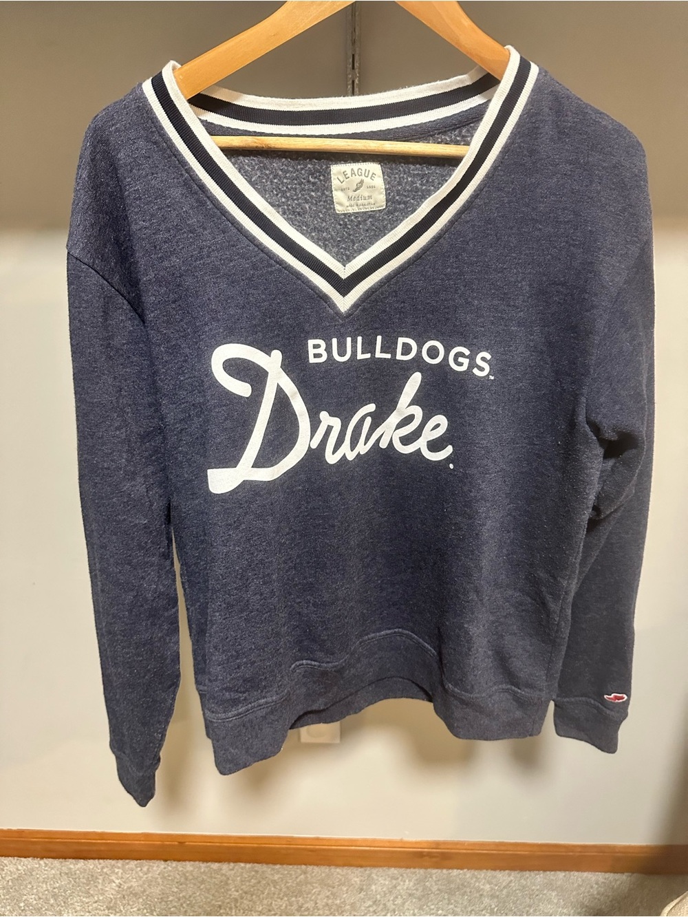 League Navy and White Fleece V-Neck Drake Bulldogs Pullover Women’s size M